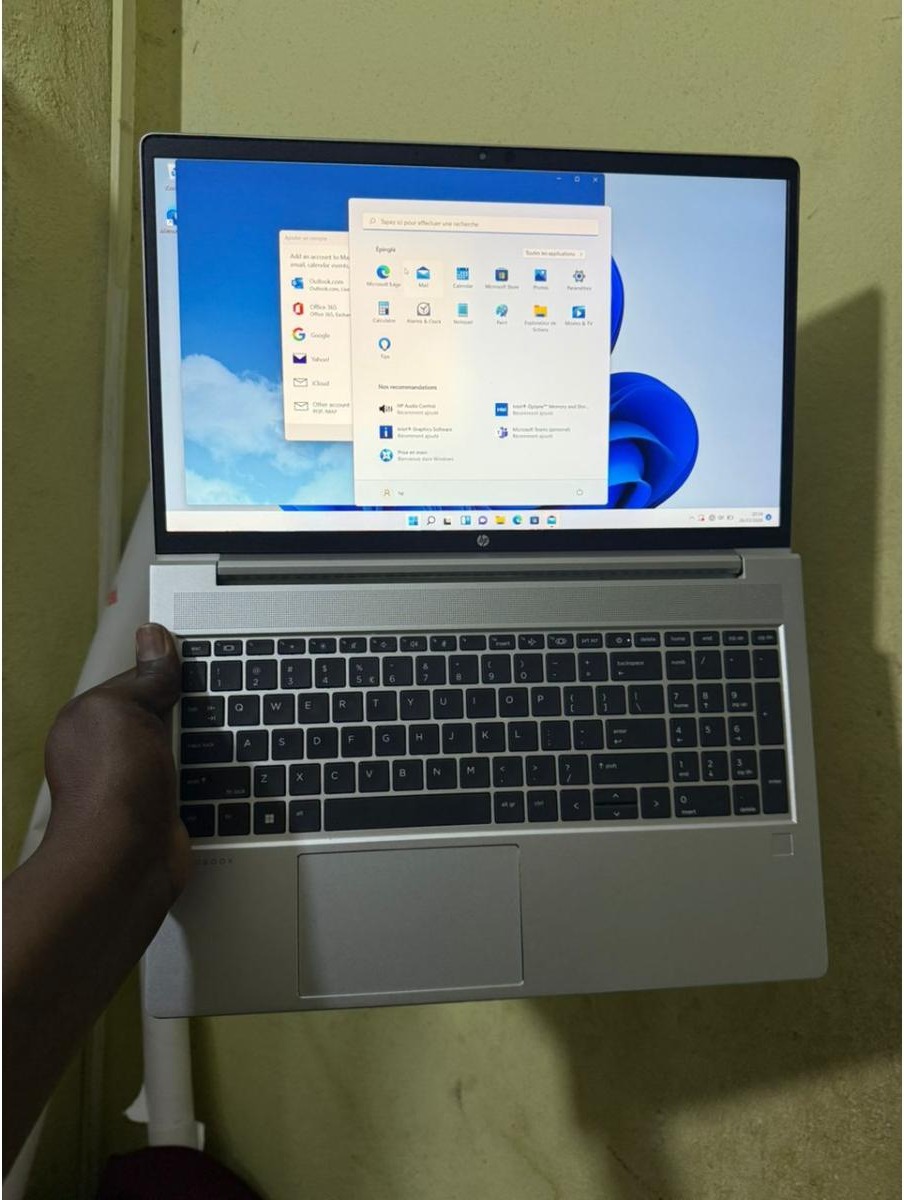 Ordinateur portable  — vue 2